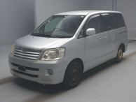 2002 Toyota Noah