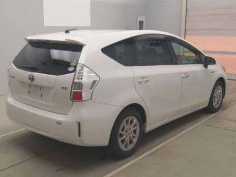 2014 Toyota Prius alpha ZVW41W[1]