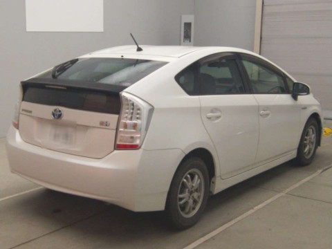 2010 Toyota Prius ZVW30[1]