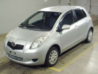 2005 Toyota Vitz