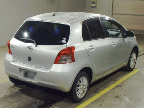 2005 Toyota Vitz KSP90[1]