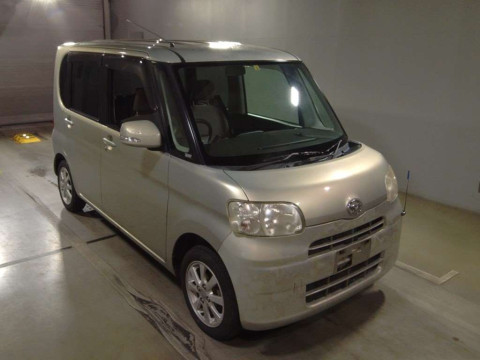 2010 Daihatsu Tanto L375S[2]