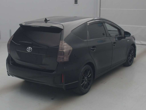 2012 Toyota Prius alpha ZVW41W[1]