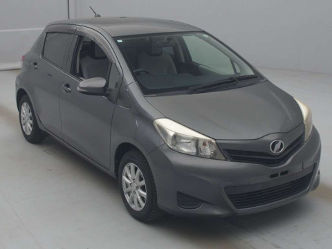 2011 Toyota Vitz NSP130[2]