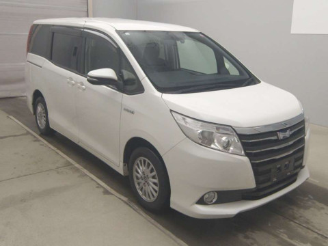 2014 Toyota Noah ZWR80G[2]