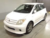 2004 Toyota IST