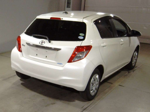 2014 Toyota Vitz KSP130[1]