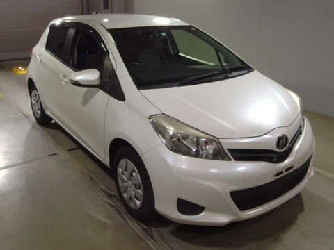 2014 Toyota Vitz KSP130[2]