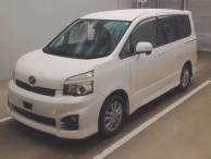 2010 Toyota Voxy