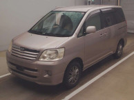 2002 Toyota Noah