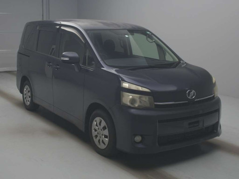 2012 Toyota Voxy ZRR70G[2]