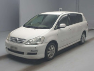 2004 Toyota Ipsum