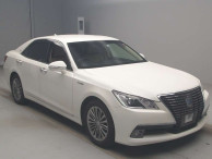 2013 Toyota Crown Hybrid