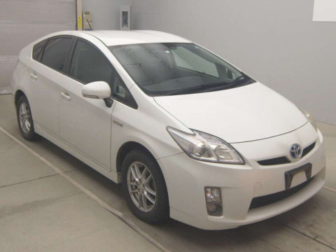 2010 Toyota Prius ZVW30[2]