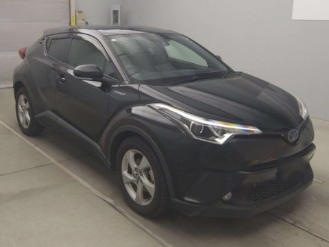 2017 Toyota C-HR ZYX10[2]