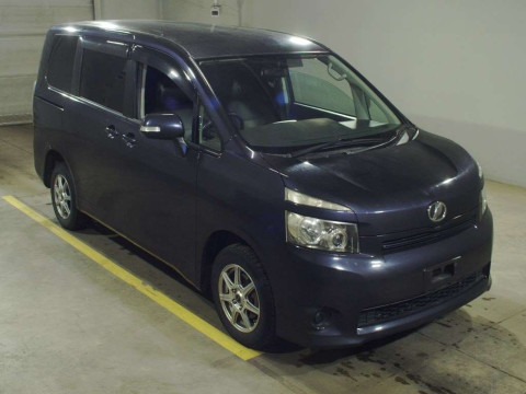 2007 Toyota Voxy ZRR75G[2]