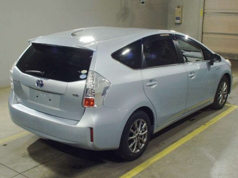 2012 Toyota Prius alpha ZVW41W[1]