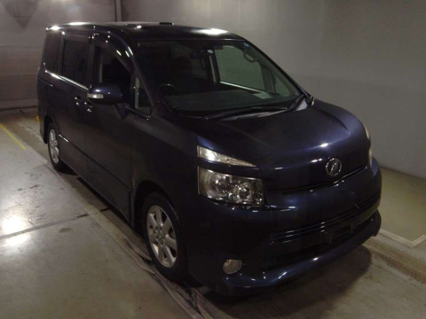 2009 Toyota Voxy ZRR70W[2]