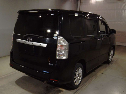 2009 Toyota Voxy ZRR75W[1]