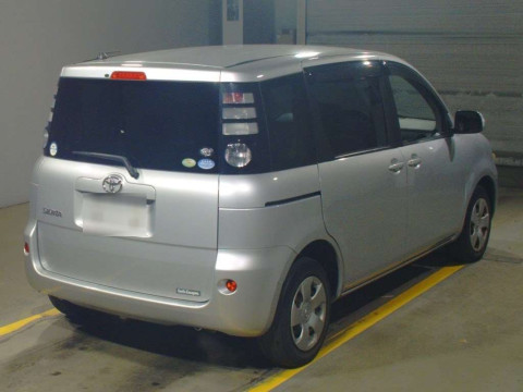 2010 Toyota Sienta NCP81G[1]