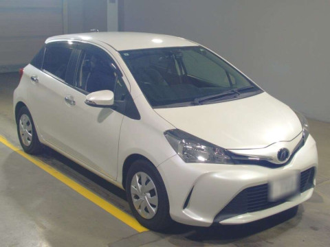 2015 Toyota Vitz NSP130[2]