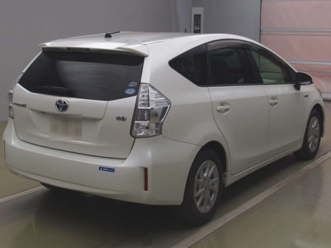 2012 Toyota Prius alpha ZVW41W[1]