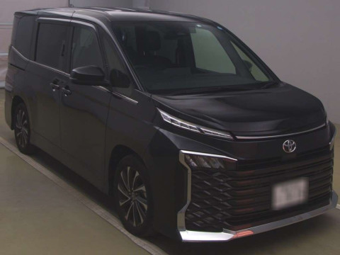 2022 Toyota Voxy MZRA90W[2]