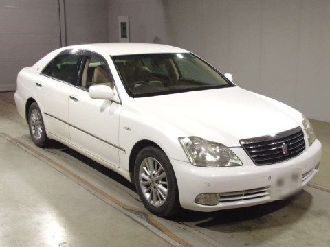 2004 Toyota Crown GRS182[2]