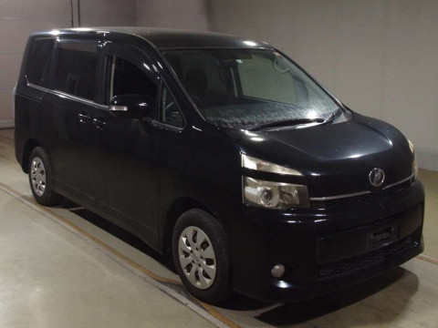 2010 Toyota Voxy ZRR70G[2]