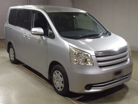 2008 Toyota Noah ZRR70G[2]