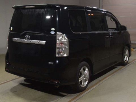 2009 Toyota Voxy ZRR70W[1]