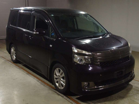 2013 Toyota Voxy ZRR70W[2]