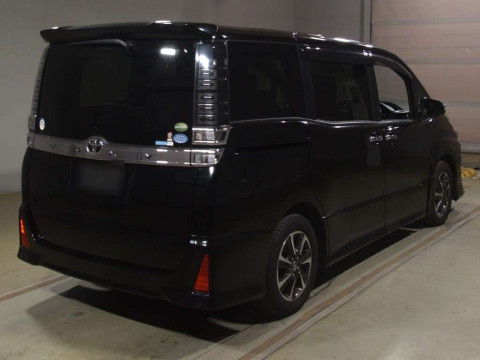 2018 Toyota Voxy ZRR80W[1]