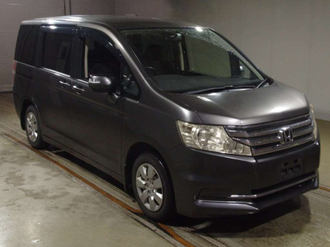 2012 Honda Step WGN RK1[2]