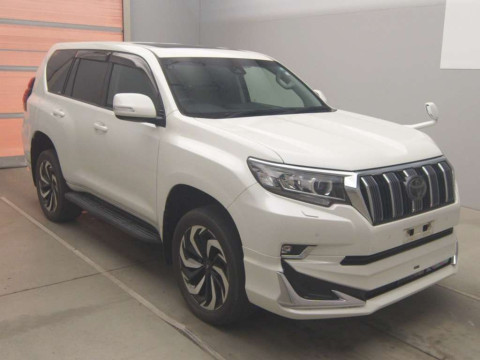 2018 Toyota Land Cruiser Prado TRJ150W[2]