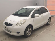 2005 Toyota Vitz