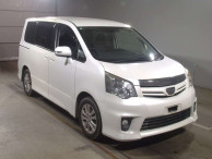 2010 Toyota Noah