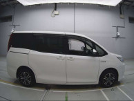 2014 Toyota Noah