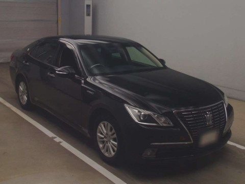 2013 Toyota Crown Hybrid AWS210[2]