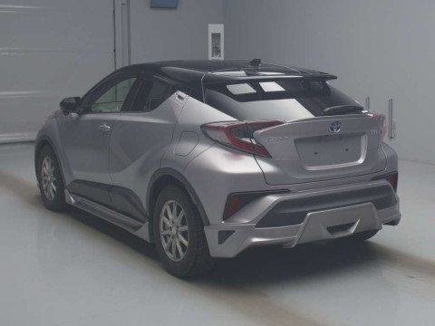 2017 Toyota C-HR ZYX10[2]