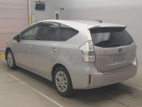 2012 Toyota Prius alpha ZVW40W[2]