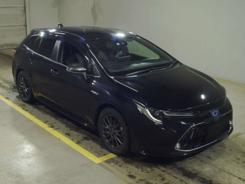 2020 Toyota Corolla Touring Wagon ZWE214W[2]