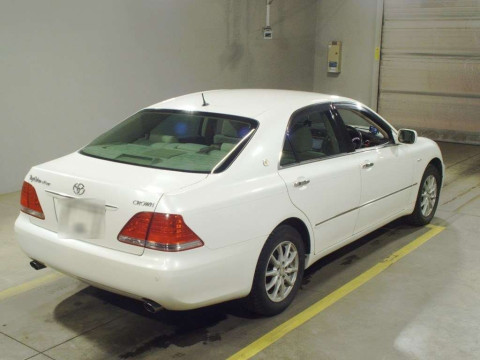 2004 Toyota Crown GRS183[1]