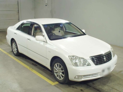 2004 Toyota Crown GRS183[2]