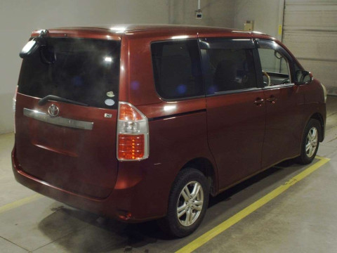 2007 Toyota Noah ZRR75G[1]