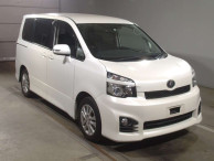 2010 Toyota Voxy