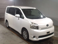 2007 Toyota Voxy