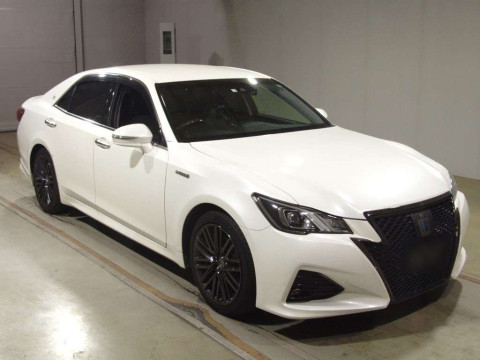 2018 Toyota Crown Hybrid AWS210[2]