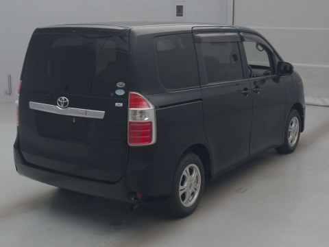 2008 Toyota Noah ZRR70G[1]