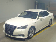 2016 Toyota Crown Hybrid